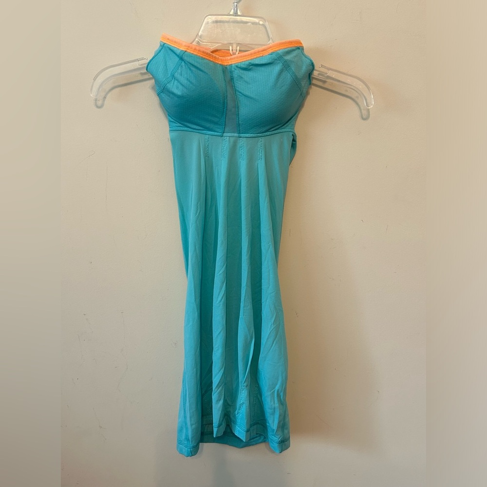 Lululemon Tank Size 2 Strappy Built in Bra Yoga‎ Teal